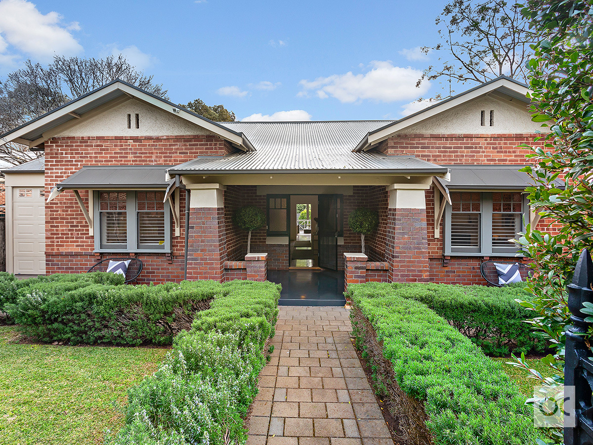 1 Warwick Avenue