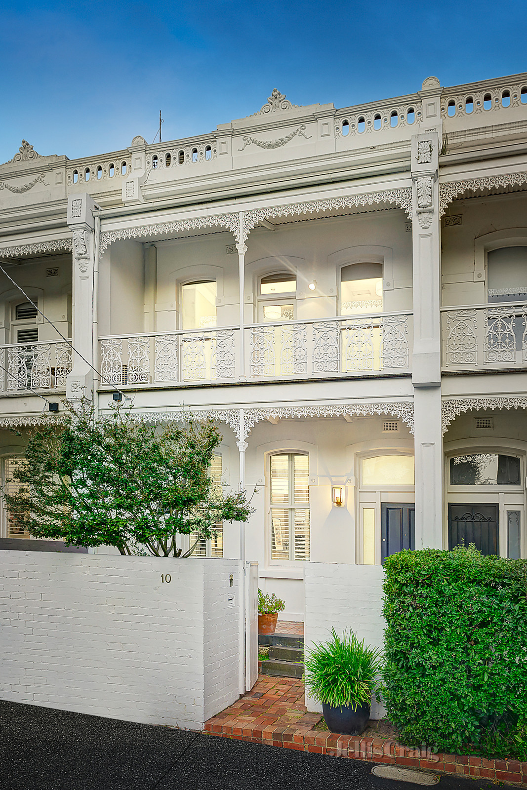 10 Barnsbury Road, South Yarra
- Print Image 1