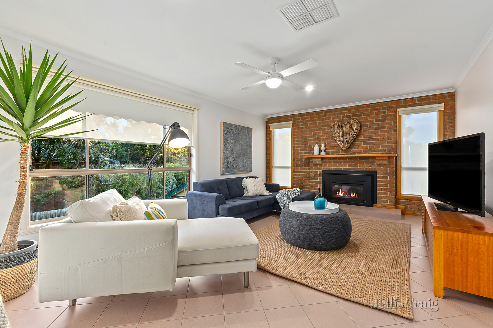 10 Cambrian Court, Eltham North
- Print Image 1