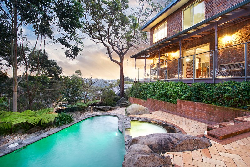 10 Goshawk Crescent, Woronora Heights NSW 2233 