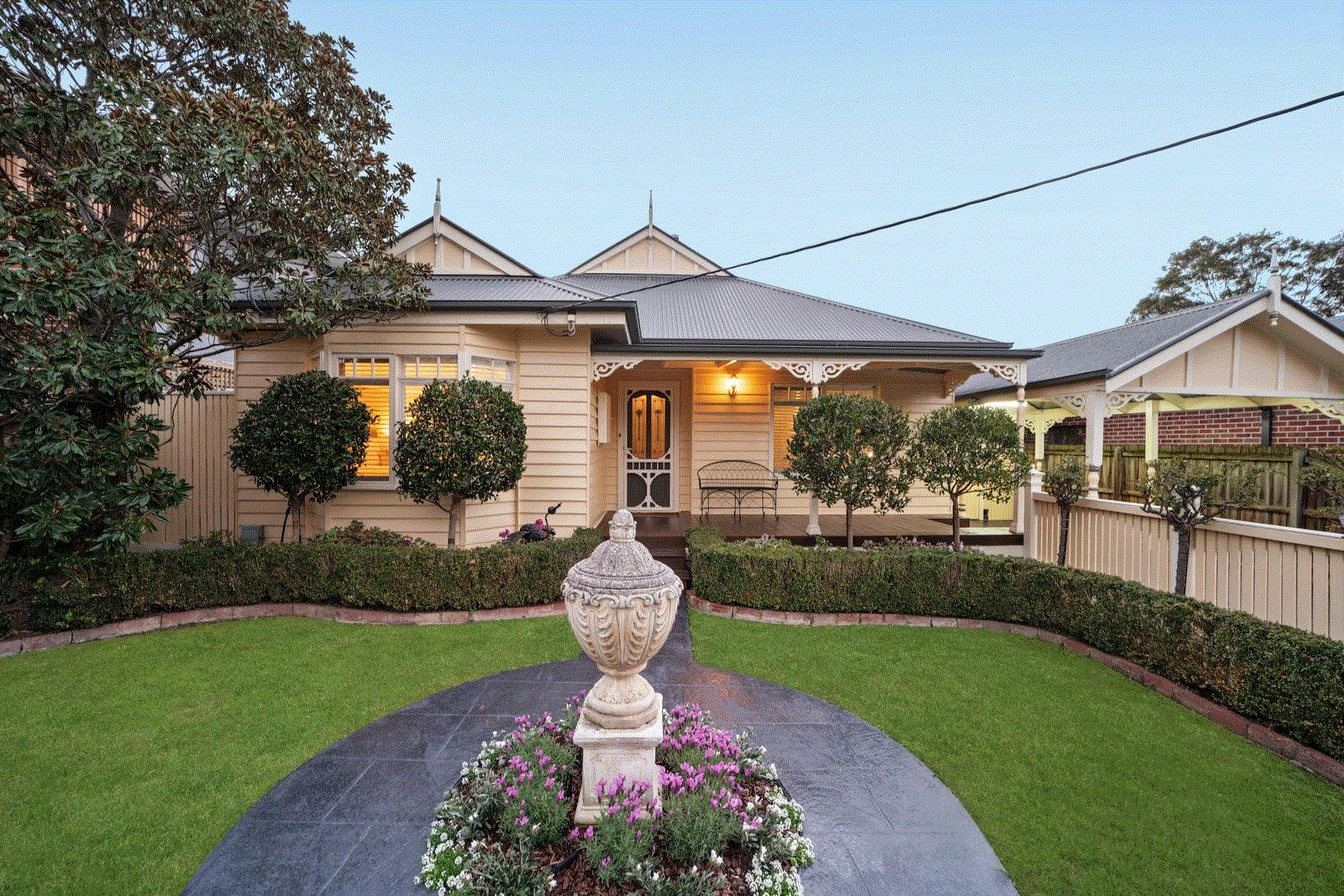https://images.listonce.com.au/listings/10-harris-street-blackburn-north-vic-3130/405/01979405_floorplan_02.gif?JOUk2C0HV98