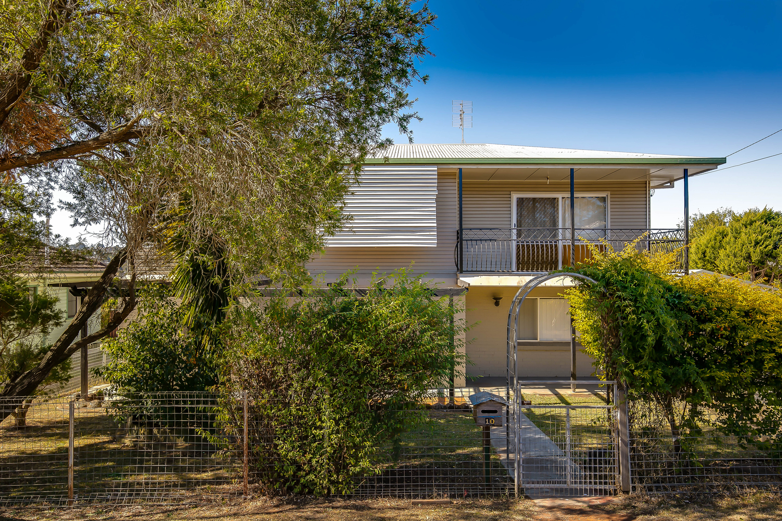10 Hillside Street, Newtown QLD 4350