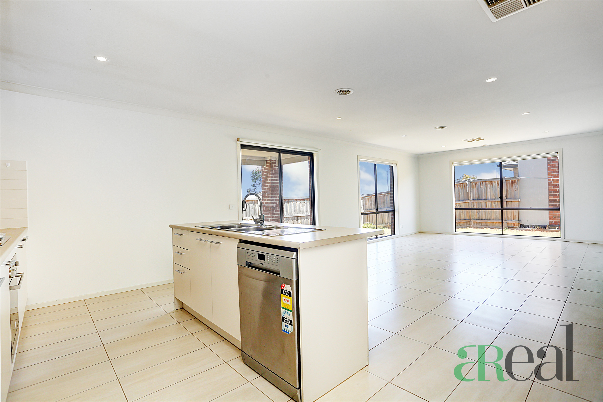 10 Lukis Avenue, Williams Landing VIC 3027 