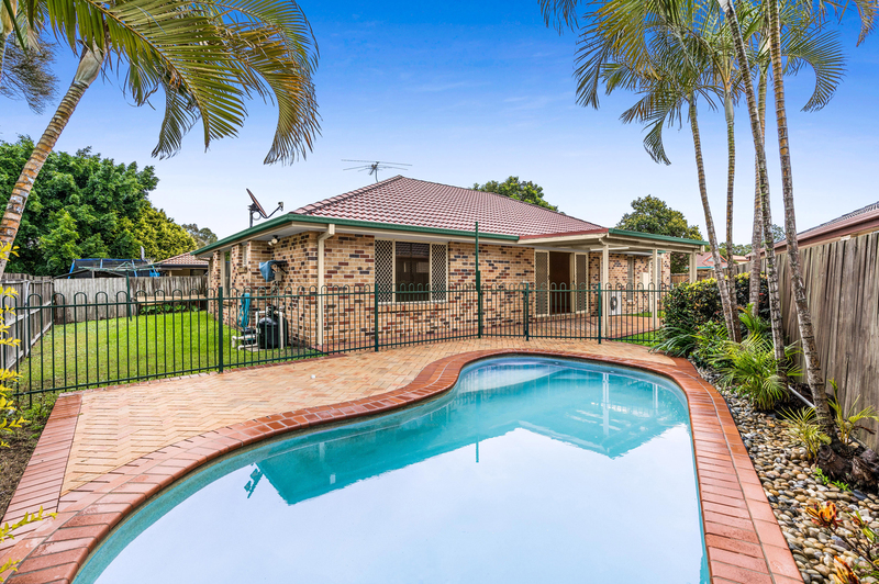 10 Pamela Street, Wynnum West QLD 4178