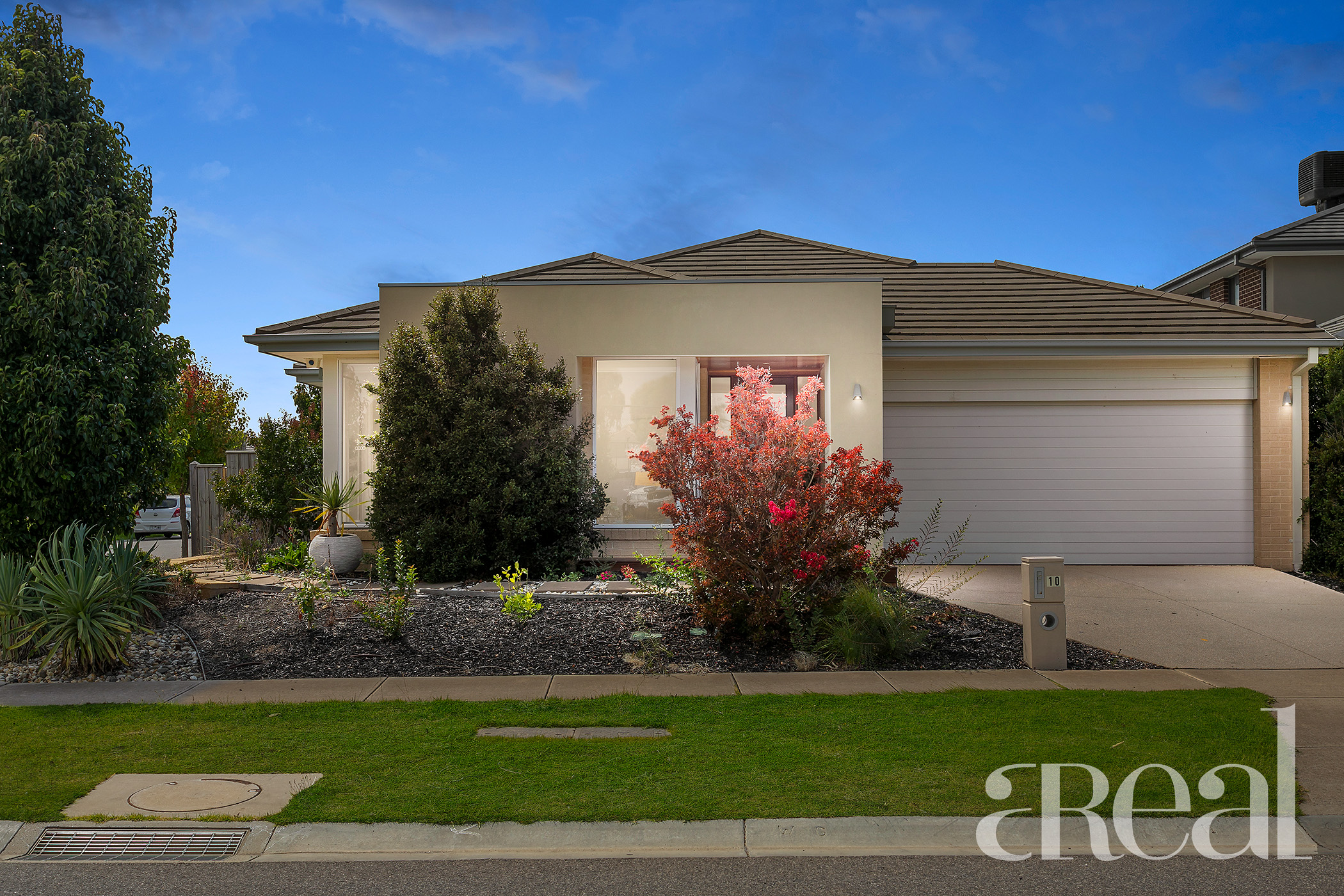 10 Shiraz Crescent, Point Cook VIC 3030 