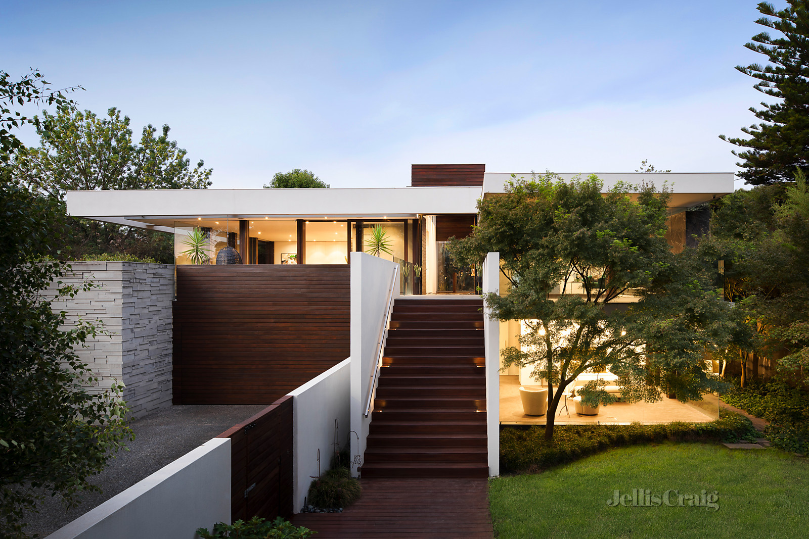 10 Thyer Road, Ivanhoe
- Print Image 1