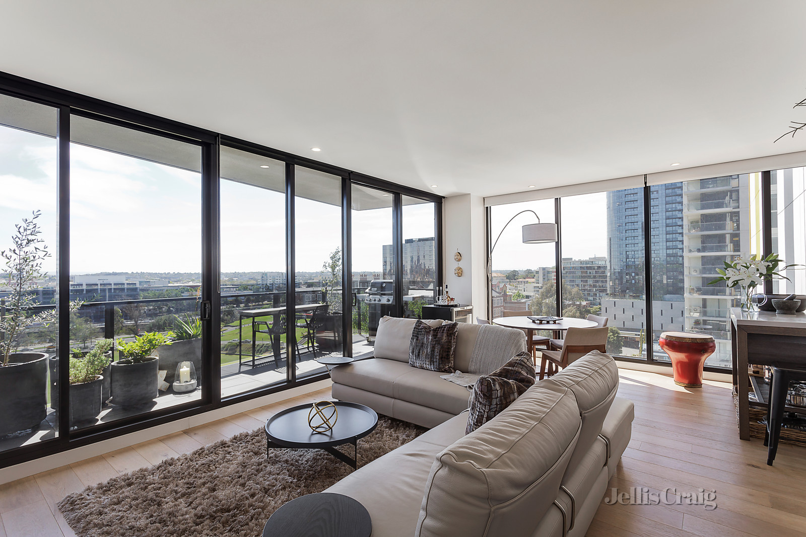 1005/18 Yarra Street, South Yarra
- Print Image 1