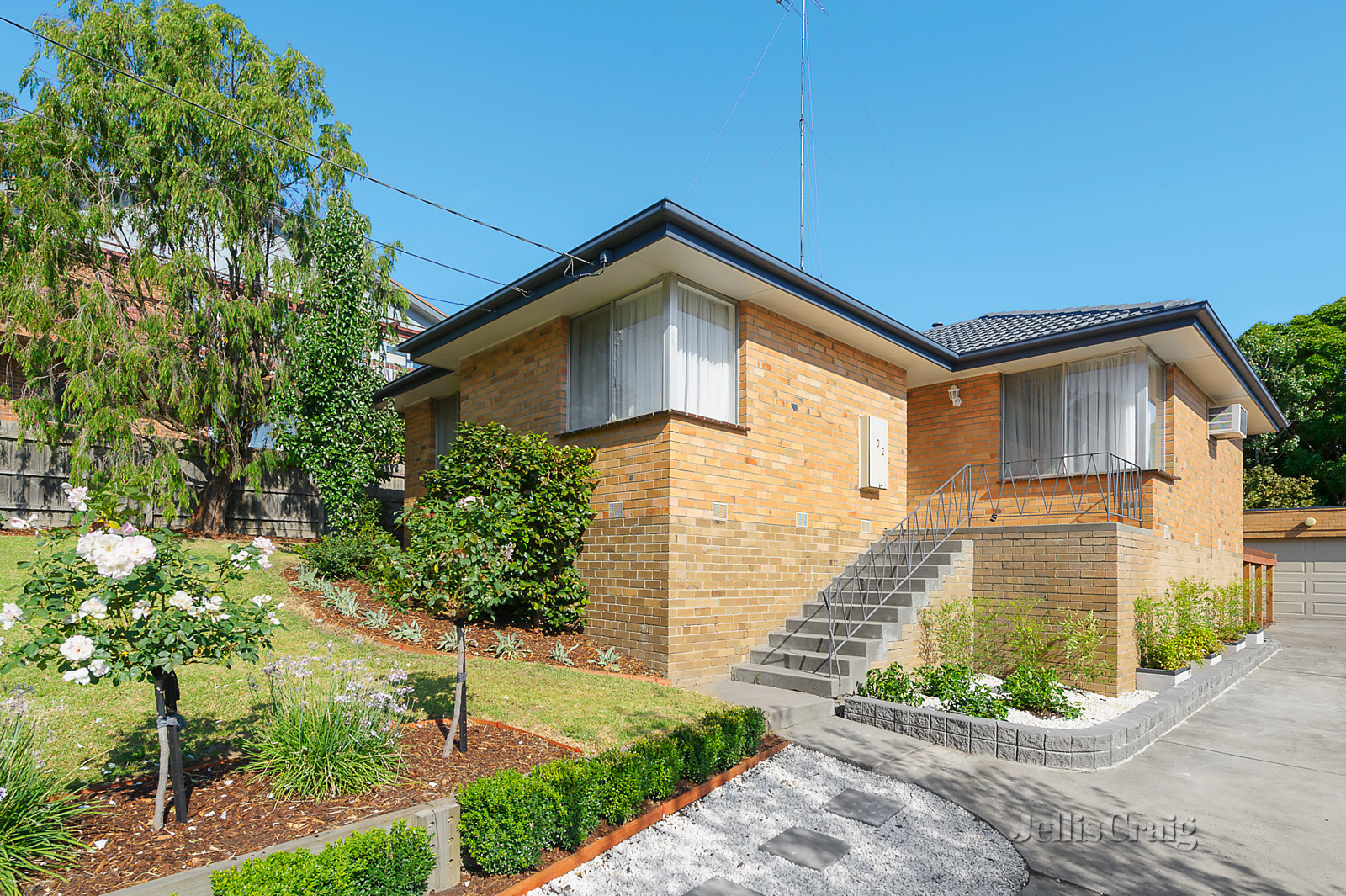 102 Dellfield Drive, Templestowe
- Print Image 1