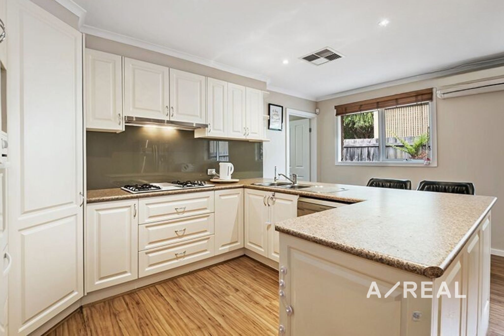11 Arkarra Ct Mooroolbark VIC 3138 