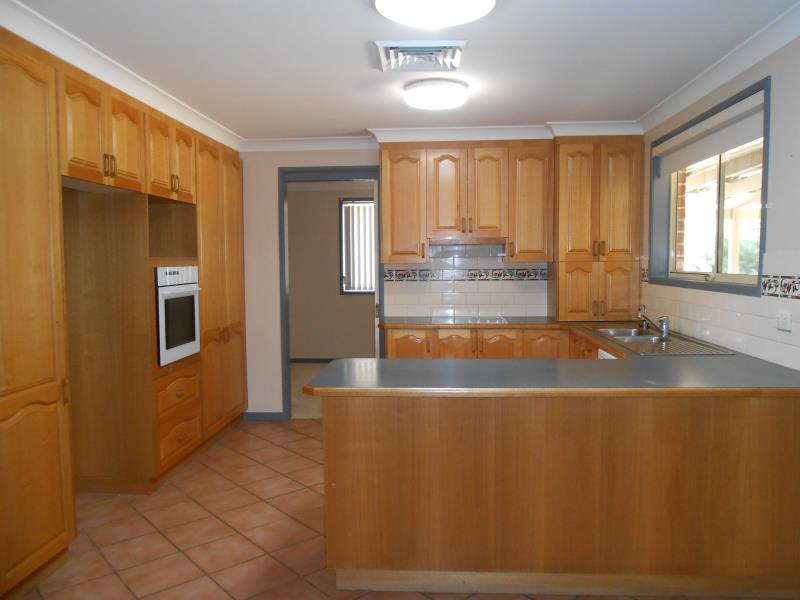 11 Cobb & Co Circuit TAMWORTH NSW 2340