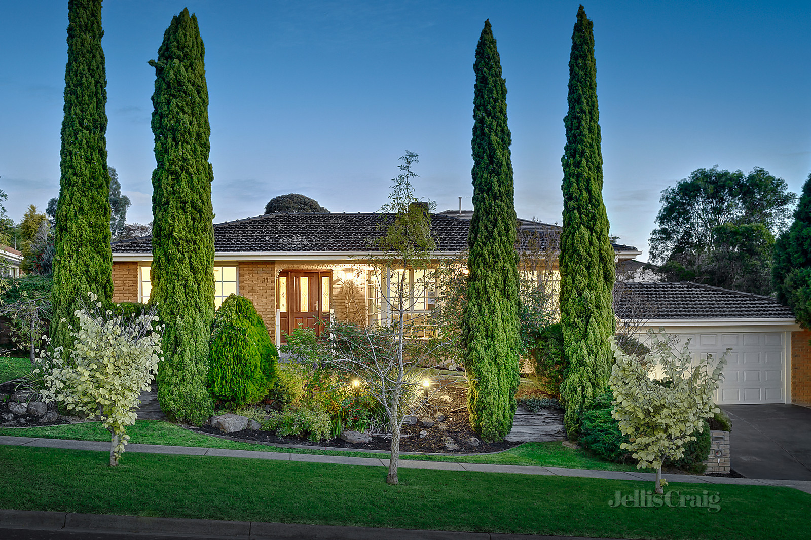 11 Huntingfield Drive, Doncaster East, VIC 3109 Jellis Craig