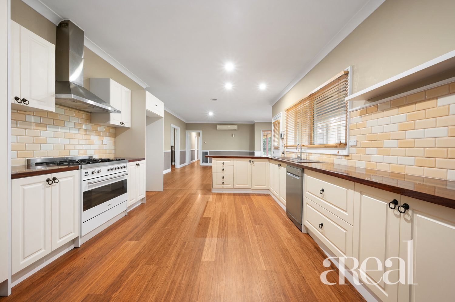 11 Isa Grange, Kurunjang VIC 3337 