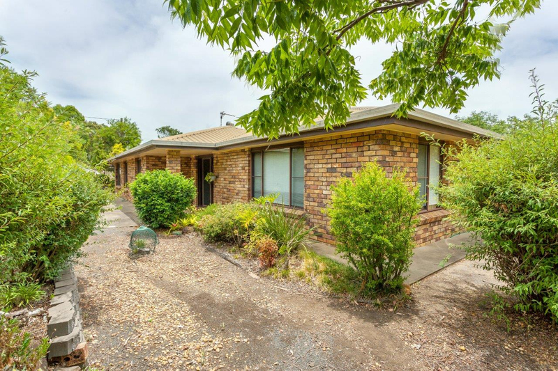 11 Panorama Drive GLENVALE QLD 4350