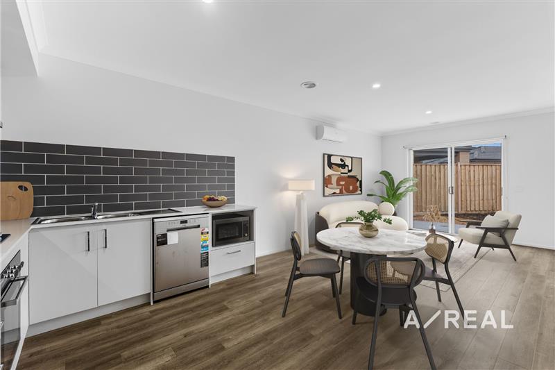 11 Rangeland Street, Mambourin VIC 3024 