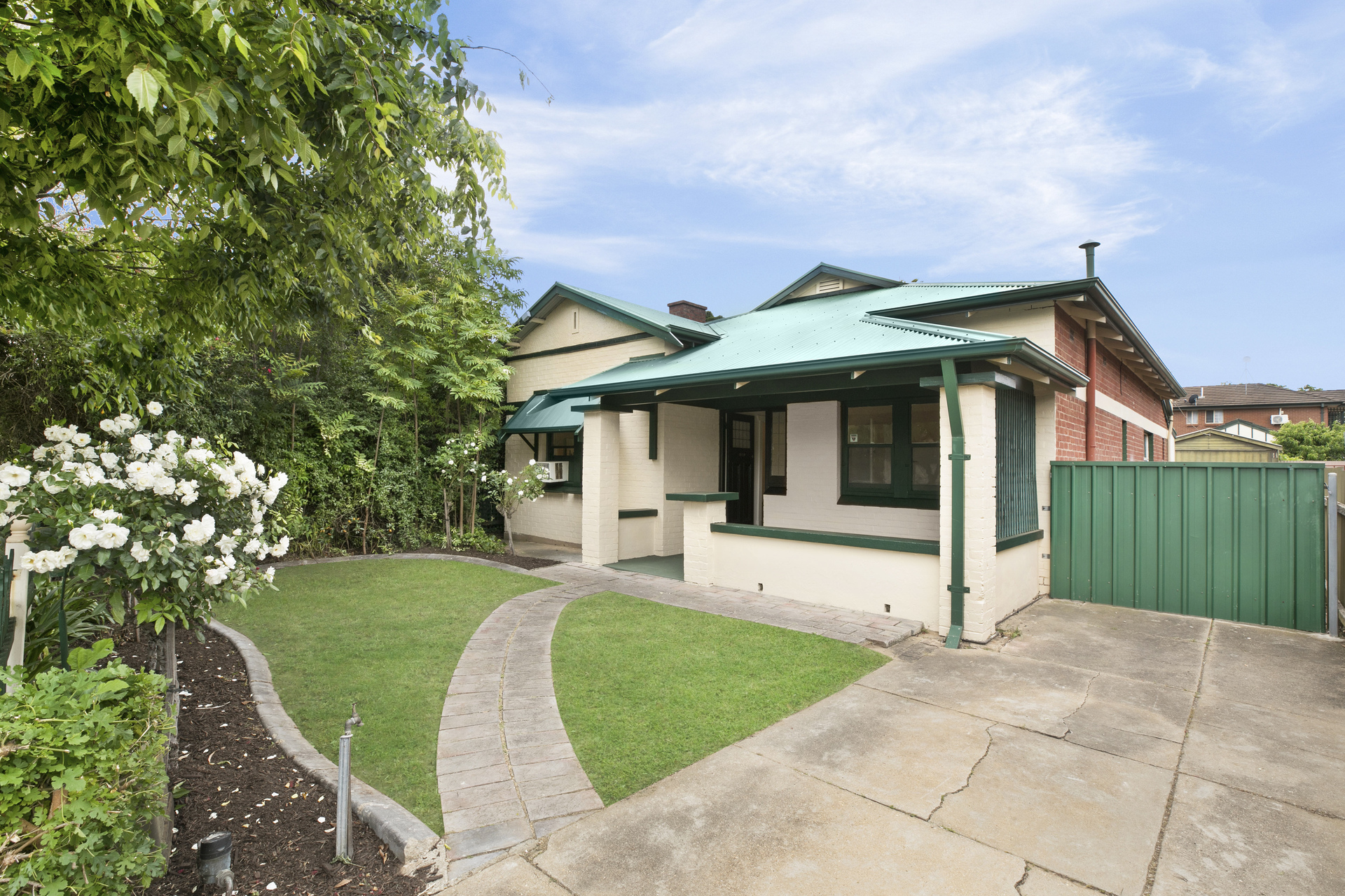 11 Sarah Street