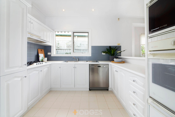 1/105 Roslyn Street Brighton