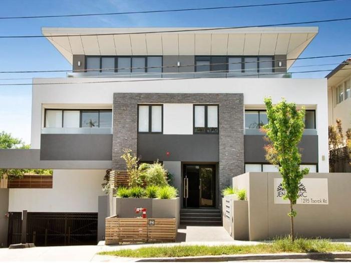 11/1295 Toorak Road, Camberwell VIC 3124 