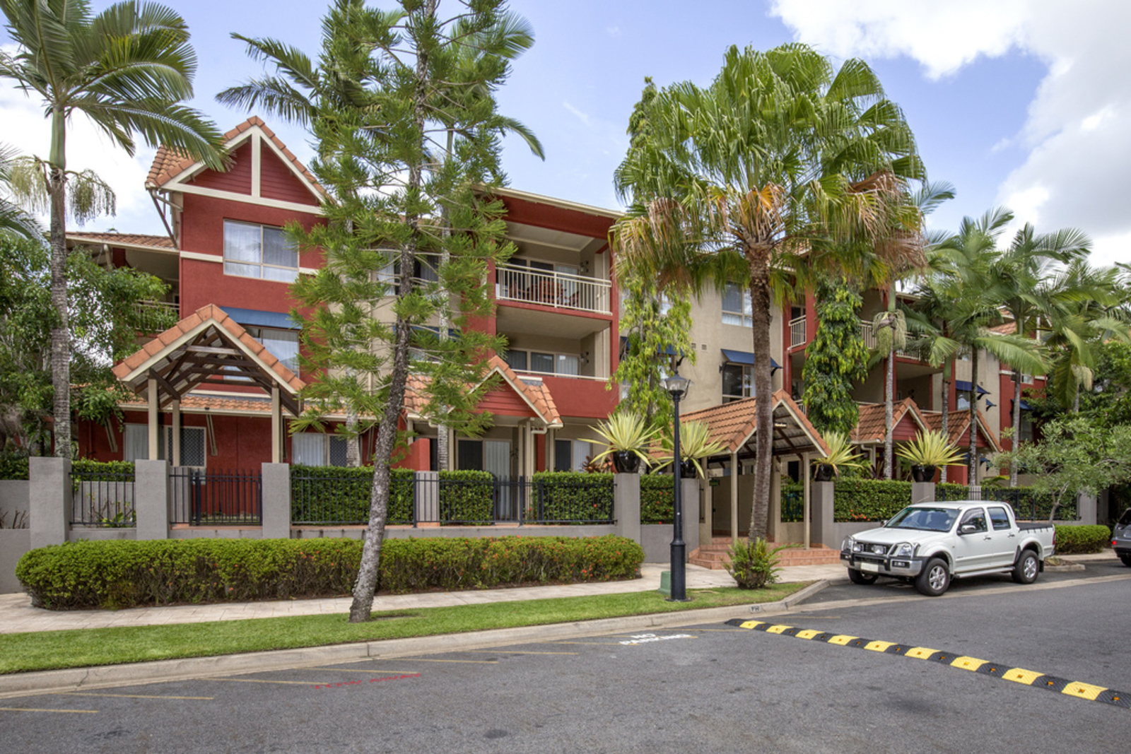 Unit 1130/2 Greenslopes Street, Cairns North QLD 4870