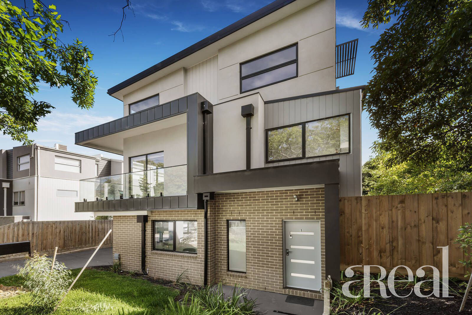 1/140 Thames Street, Box Hill North VIC 3129 