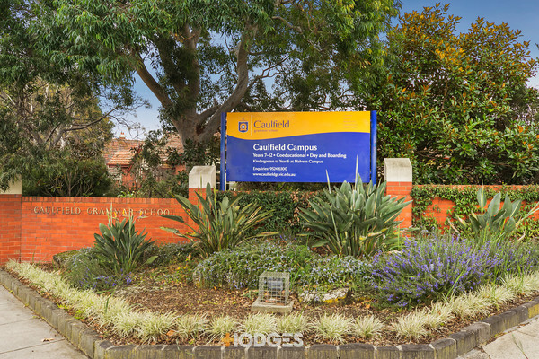 1/155 Orrong Road St Kilda East