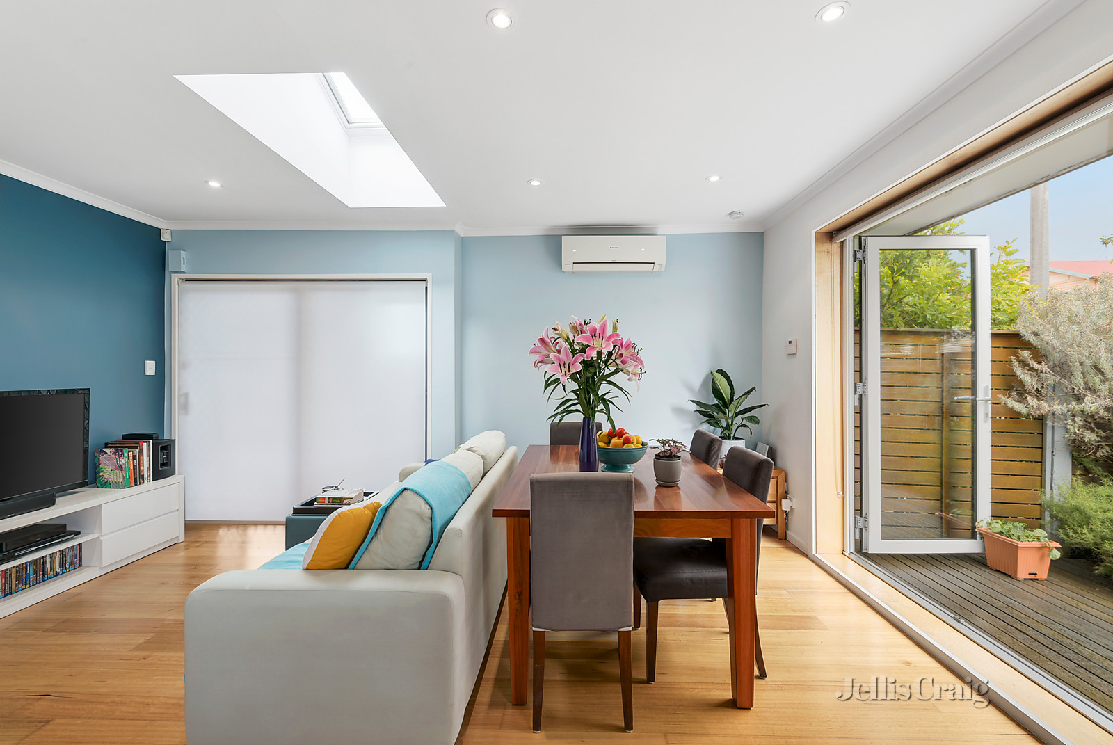 1/16 Lyndhurst Crescent, Brunswick East
- Print Image 1