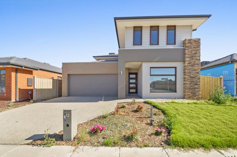 12 Bluewater Drive, Point Cook VIC 3030 