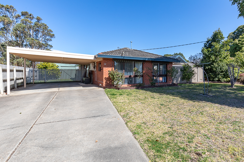 12 Helen Crescent Sale - Image 1