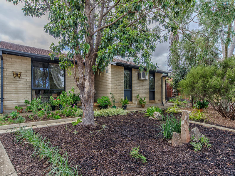 12 Lindsay Drive