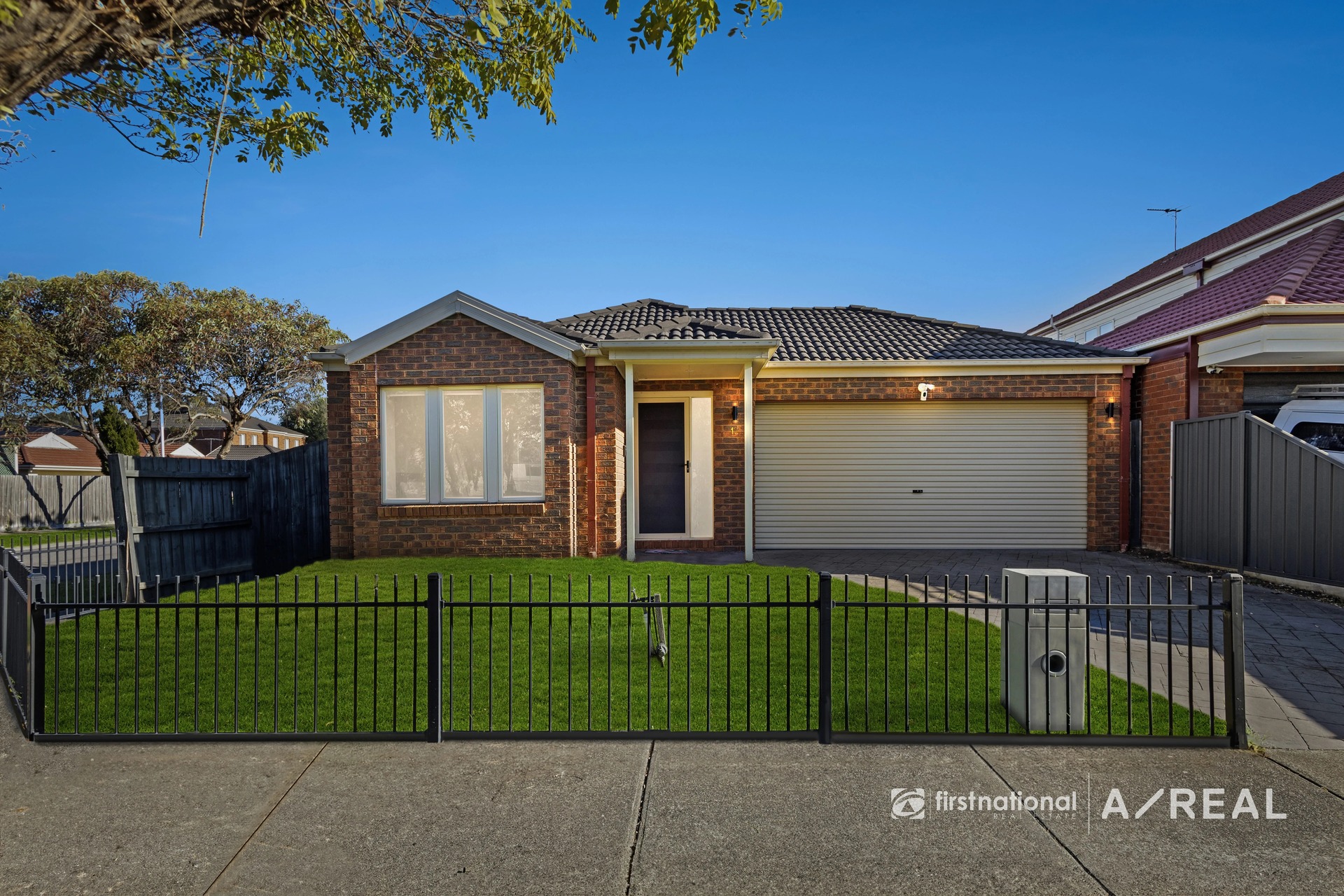 12 Pretty Valley Grove, South Morang VIC 3752 