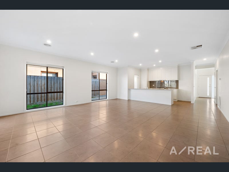 12 Vautier Avenue, Mickleham VIC 3064 