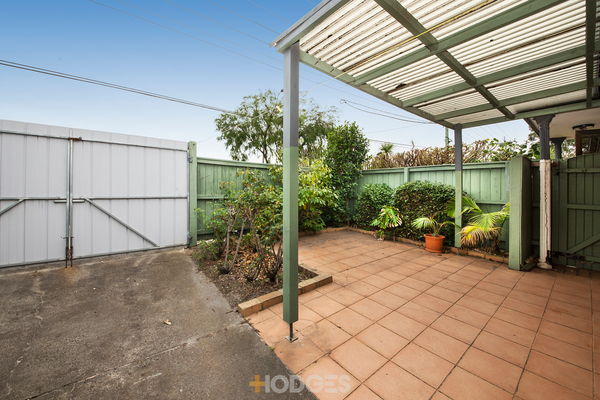 1/20 Warrigal Road Parkdale