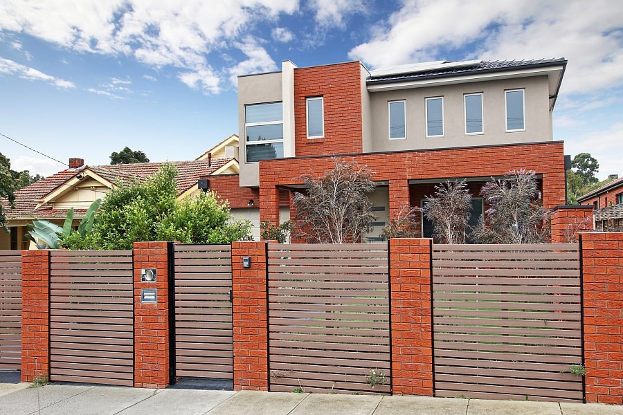 https://images.listonce.com.au/listings/124-prince-edward-avenue-mckinnon-vic-3204/491/01562491_floorplan_01.gif?7FPi2zS3kSI