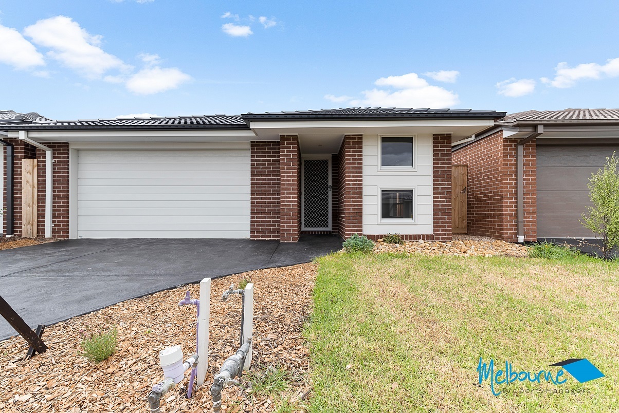 13 Lotus St Pakenham VIC 3810 