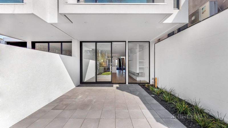 13 Moffat Street
