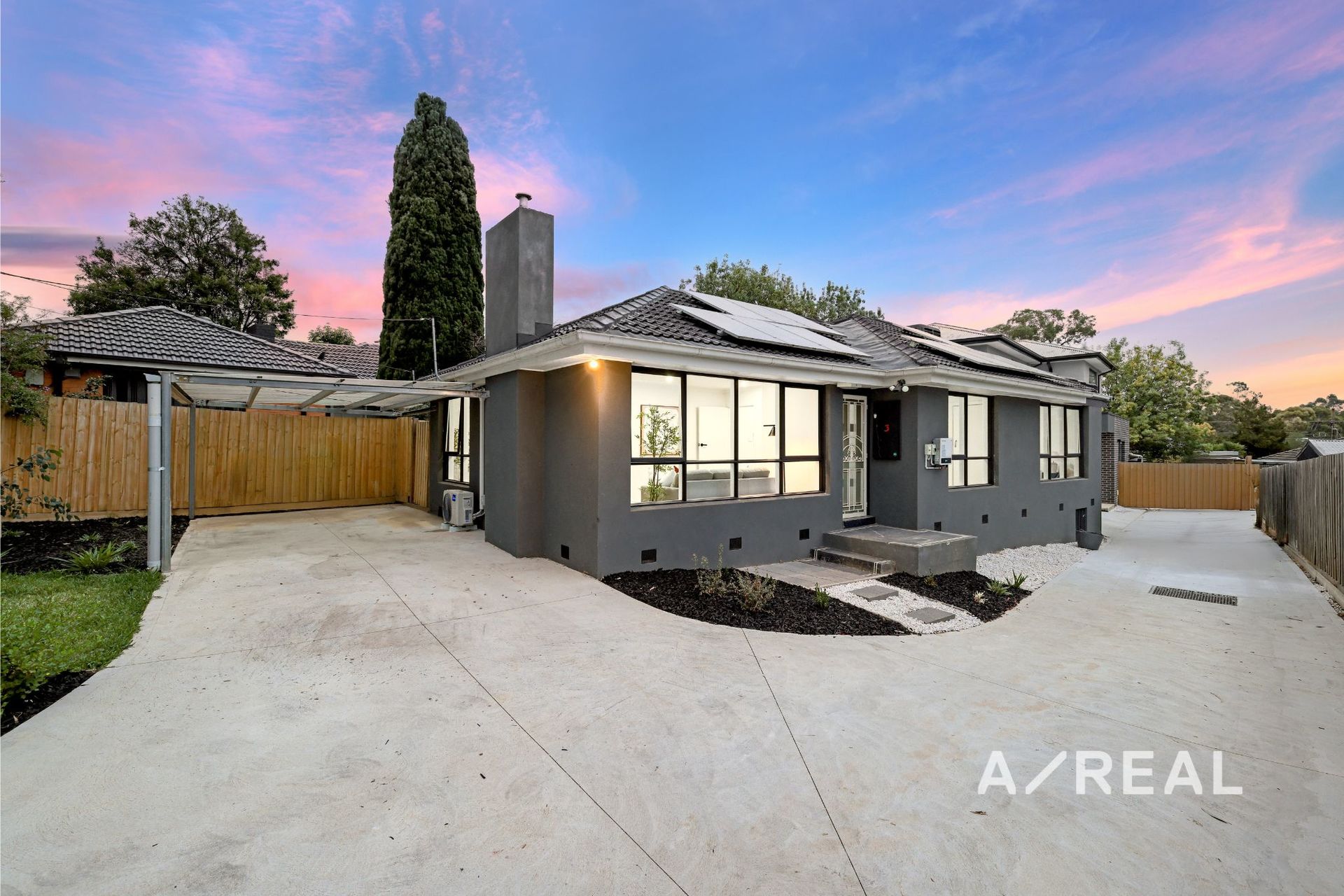 1/3 Silverton Drive, Ferntree Gully VIC 3156 