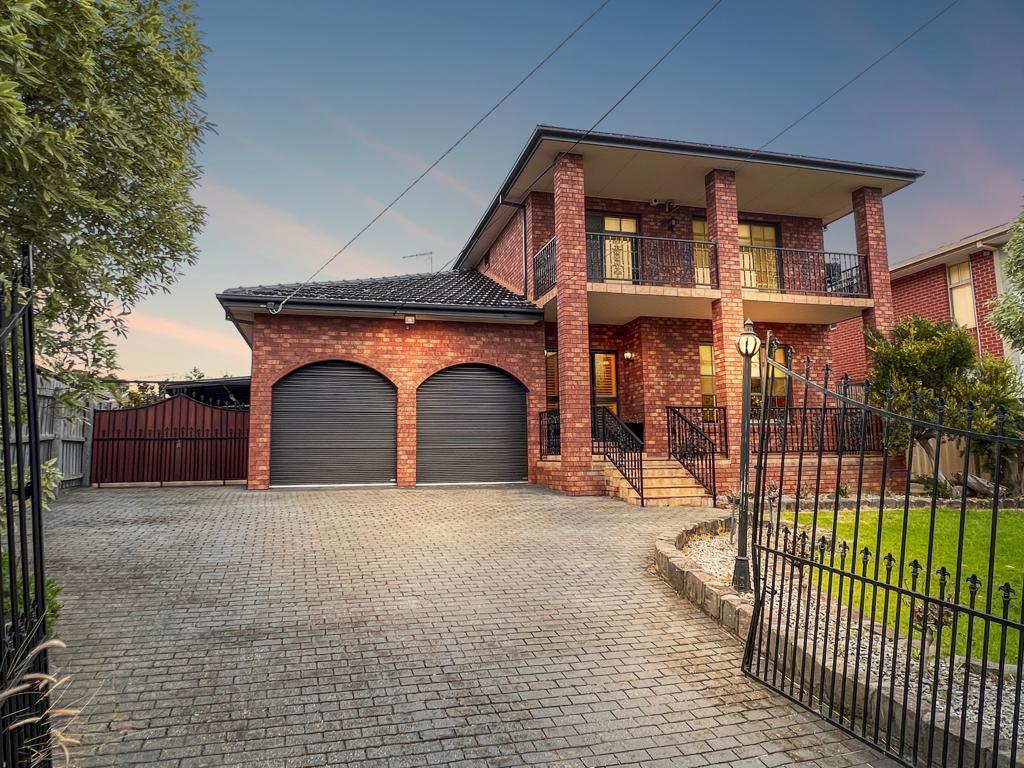 13 Wellington Crescent, Lalor VIC 3075 