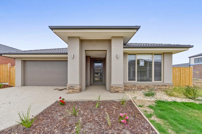 130 Bondi Parade, Point Cook VIC 3030 