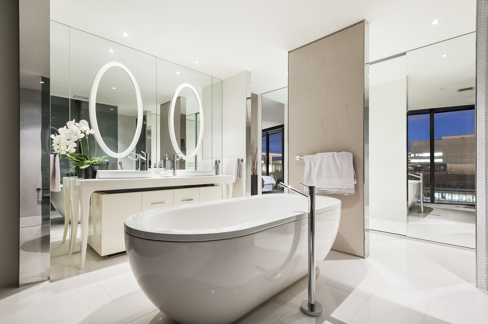 1302/454 St Kilda Road, Melbourne | RT Edgar