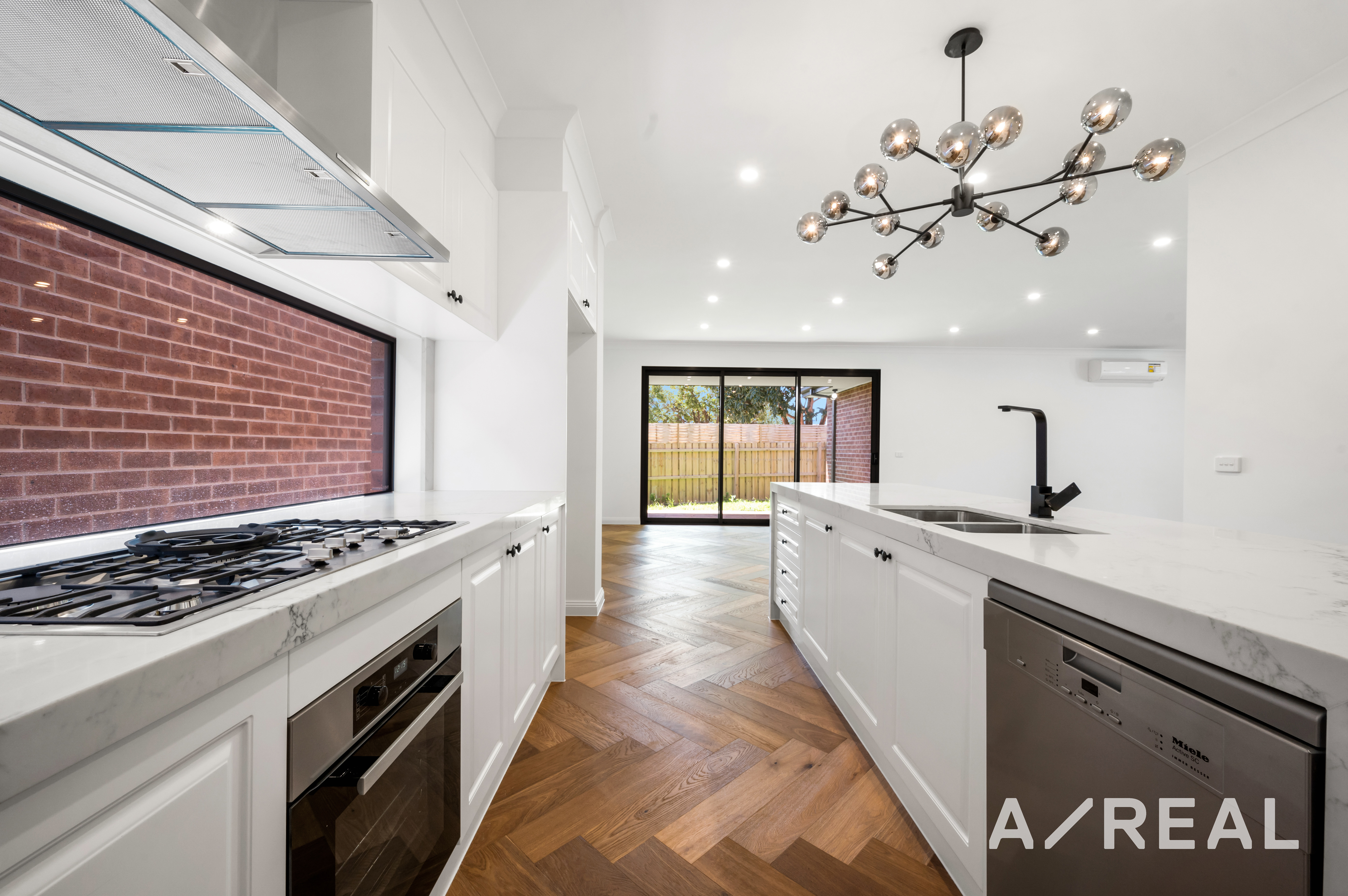 14 Juniper Ave Glen Waverley VIC 3150 