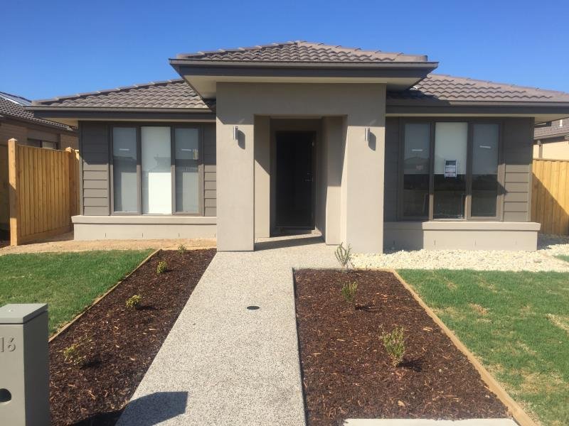 14 Maslin Walk, Point Cook VIC 3030 