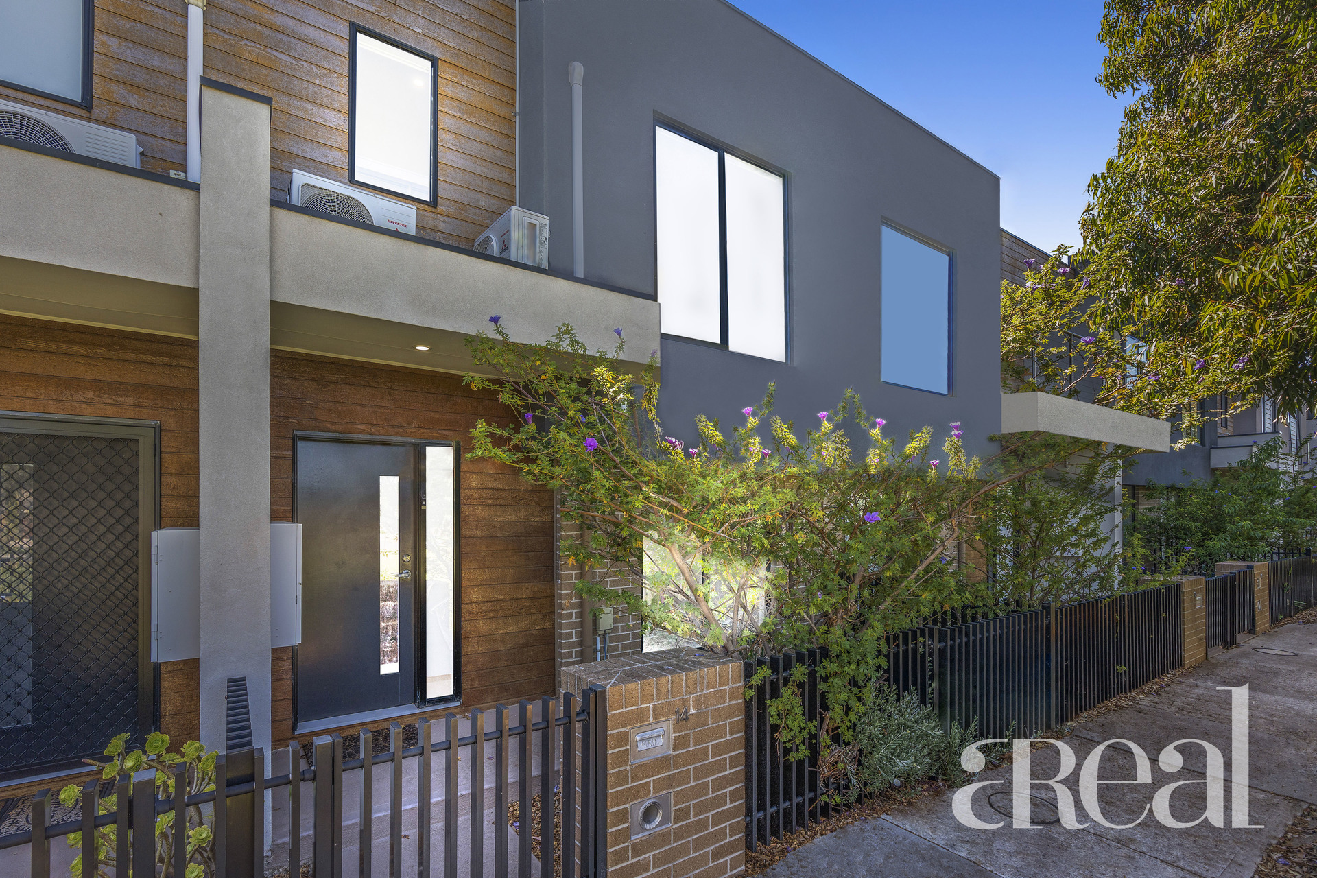 14 Valiant Walk, Williams Landing VIC 3027 