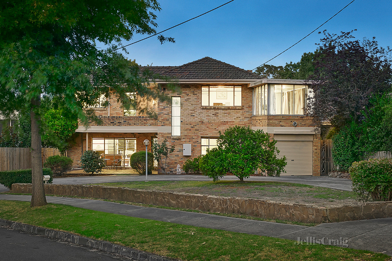 15 Corona Street