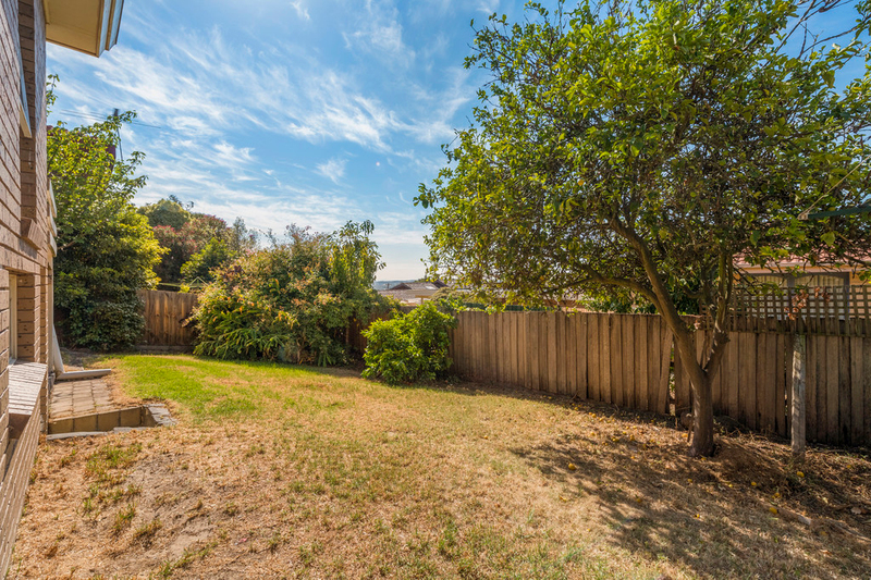 15 Fairbank Crescent, Templestowe Lower 15 Fairbank Crescent, Templestowe Lower