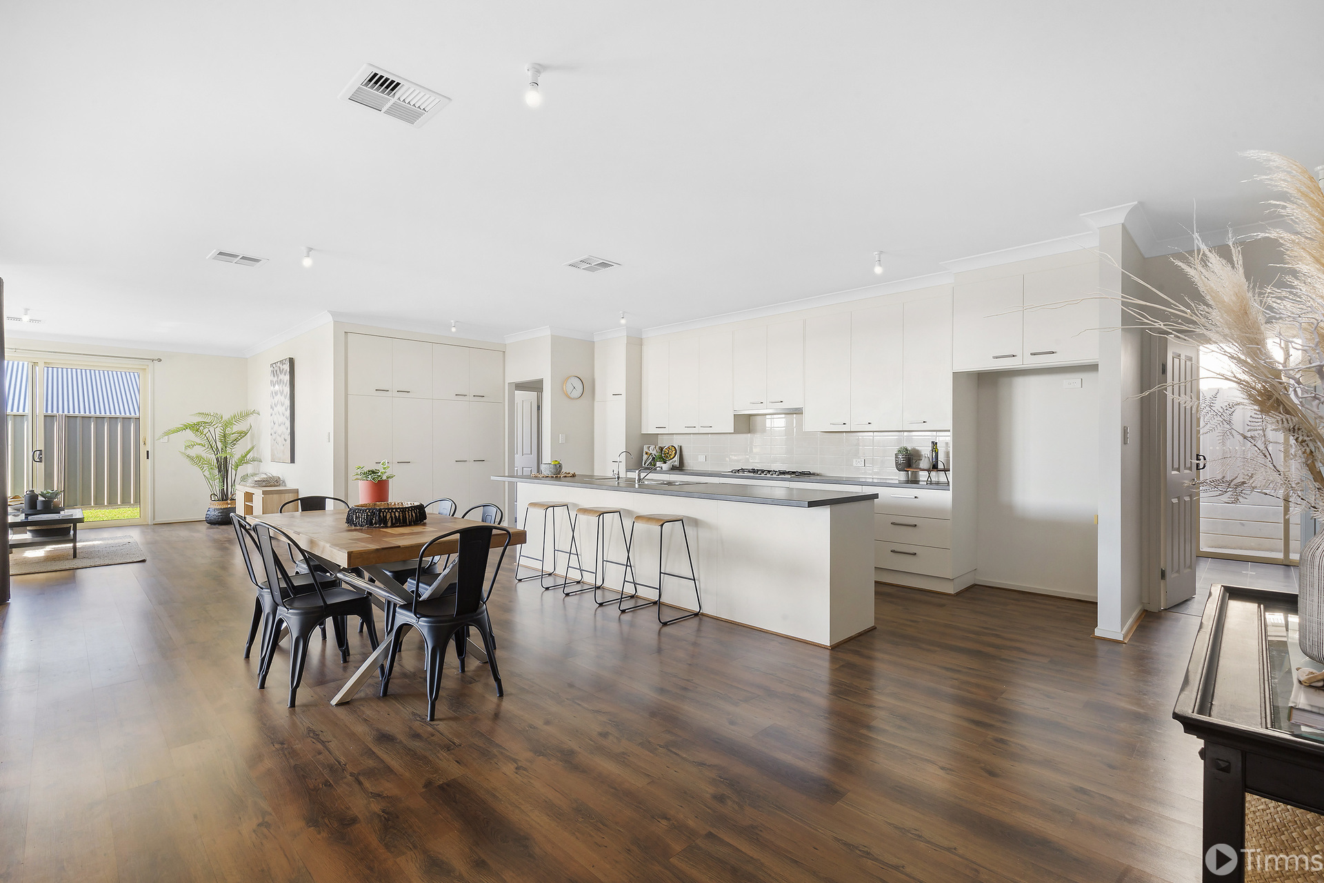 15 Freycinet Court