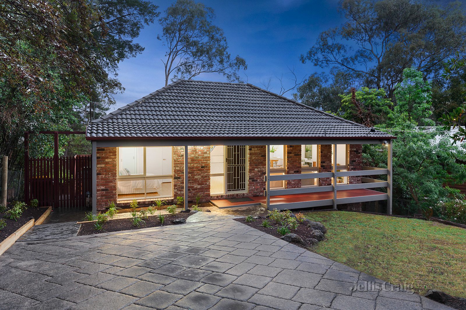 15 Kirwana Grove, Montmorency - Print Image 1