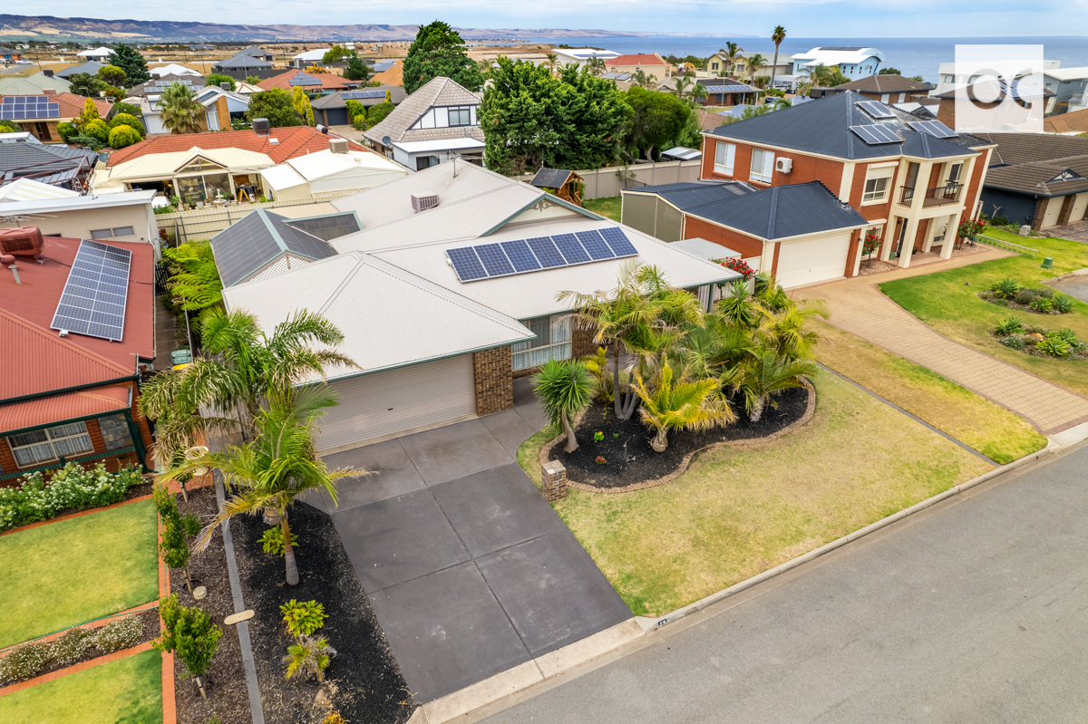 15 Meadfoot Close