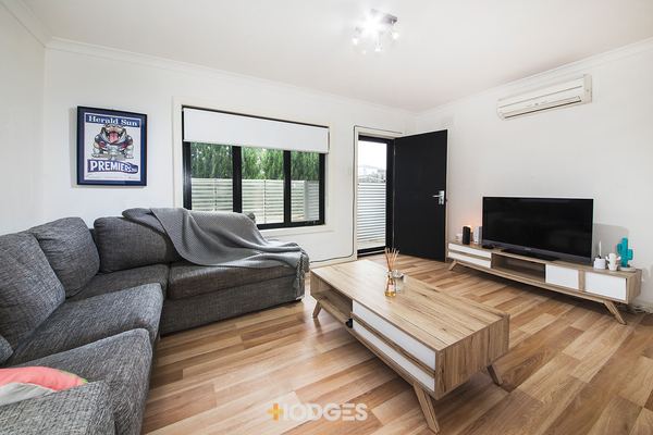 1/52 Plummer Road Mentone