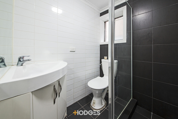 1/52 Plummer Road Mentone