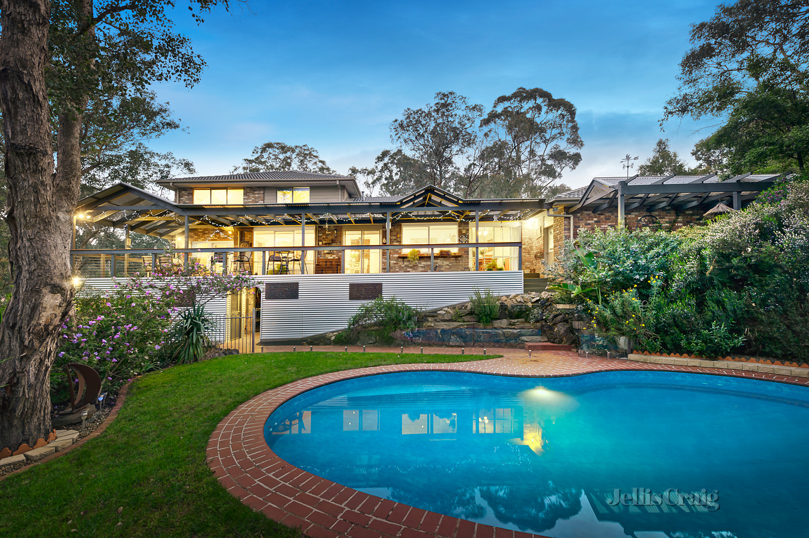 16-18 Eden Valley Road, Warranwood
- Print Image 1