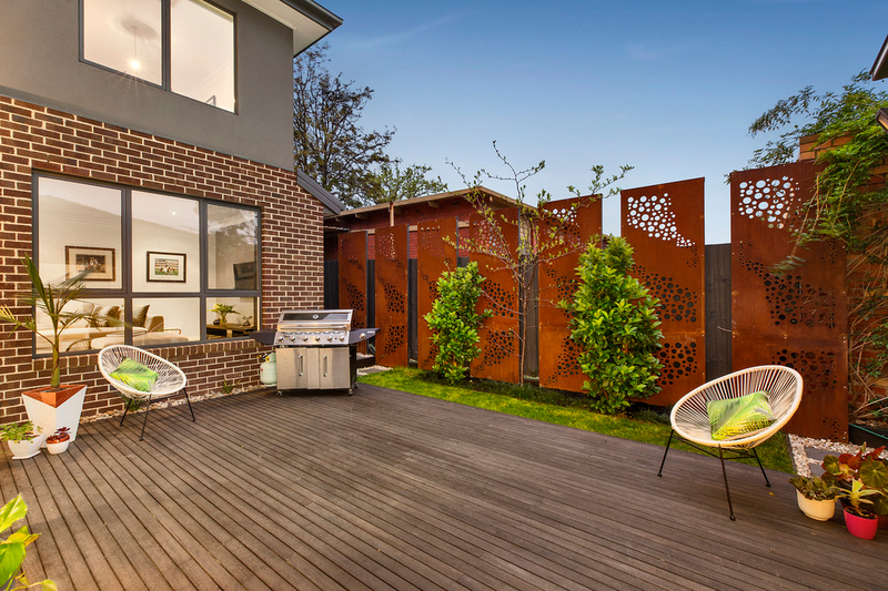 16 Banool Quadrant, Doncaster East